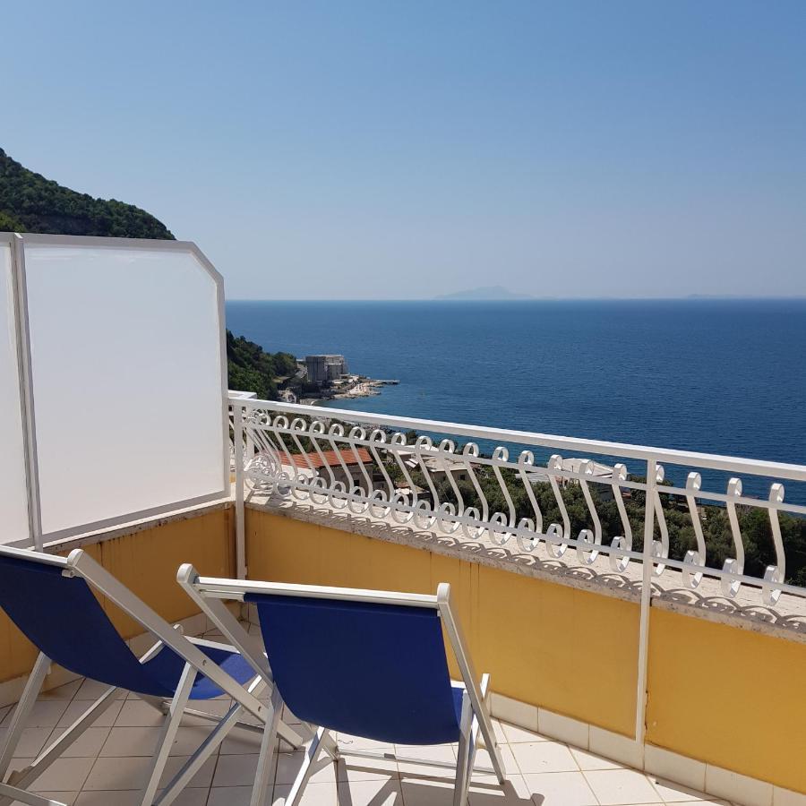 Hotel Lucia كاستيلاّماري دي ستا المظهر الخارجي الصورة